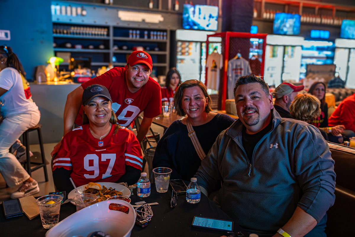 UnderDog Beer Hall  - Image 8