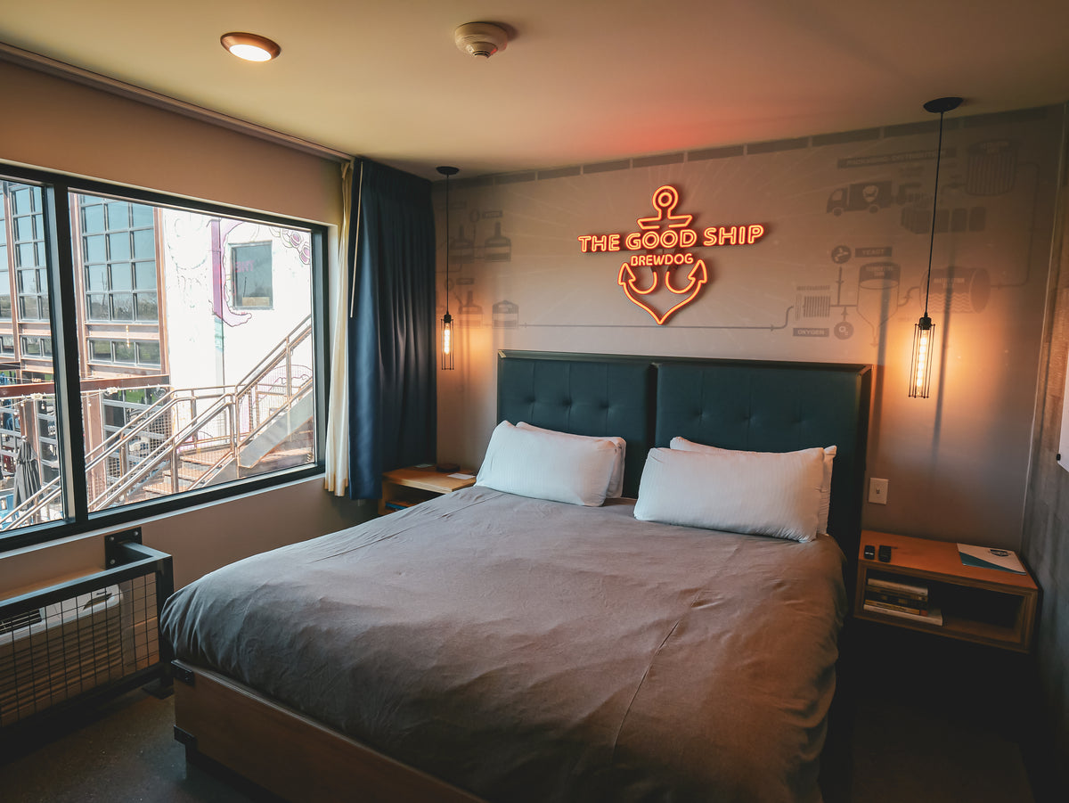 DogHouse Columbus Hotel - Image 16