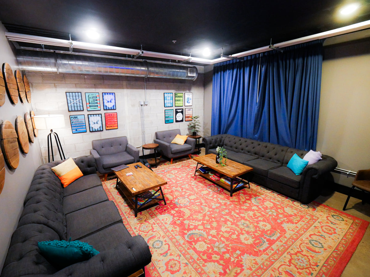 DogHouse Columbus Hotel - Image 14